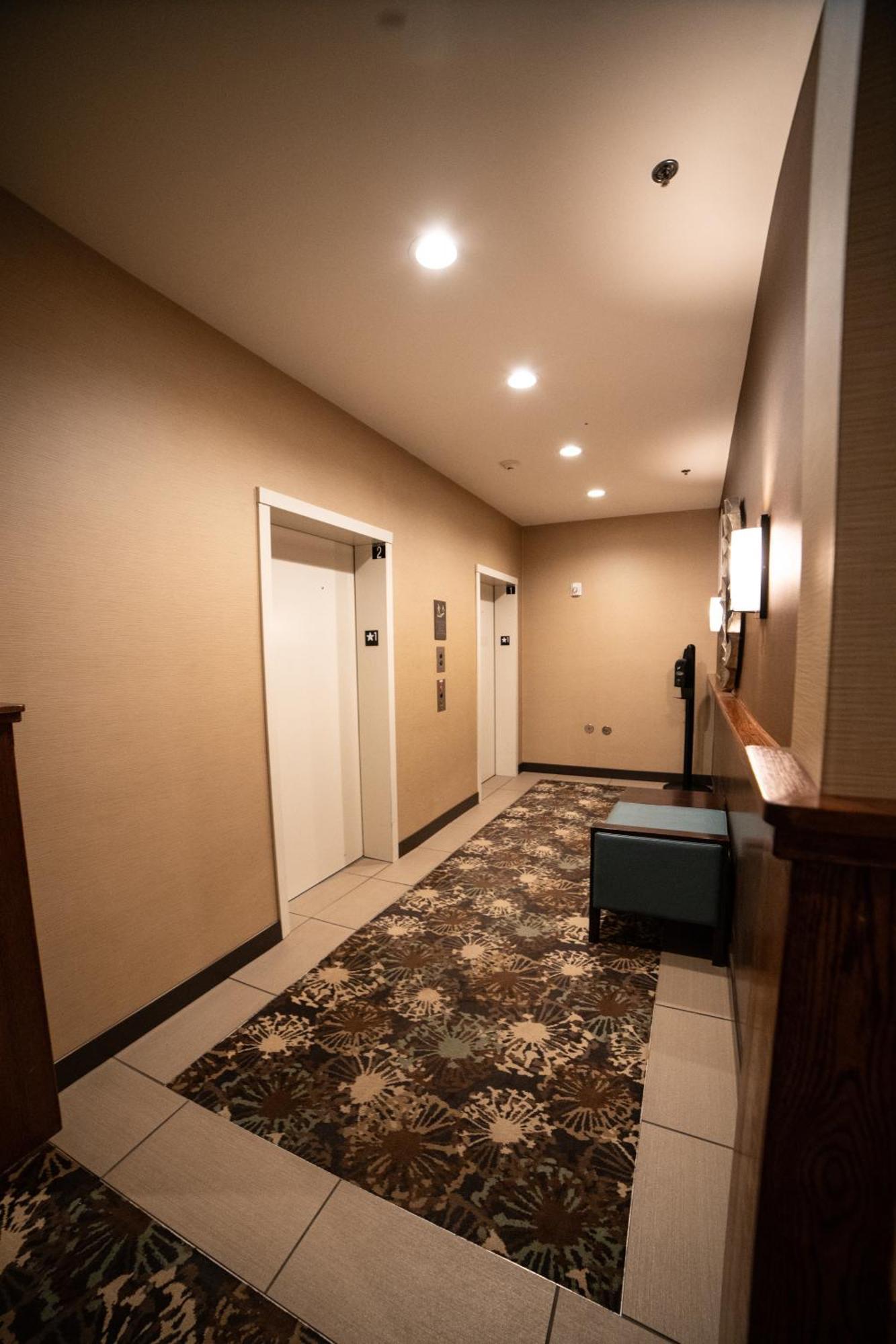 Comfort Suites University Brookings Exteriér fotografie