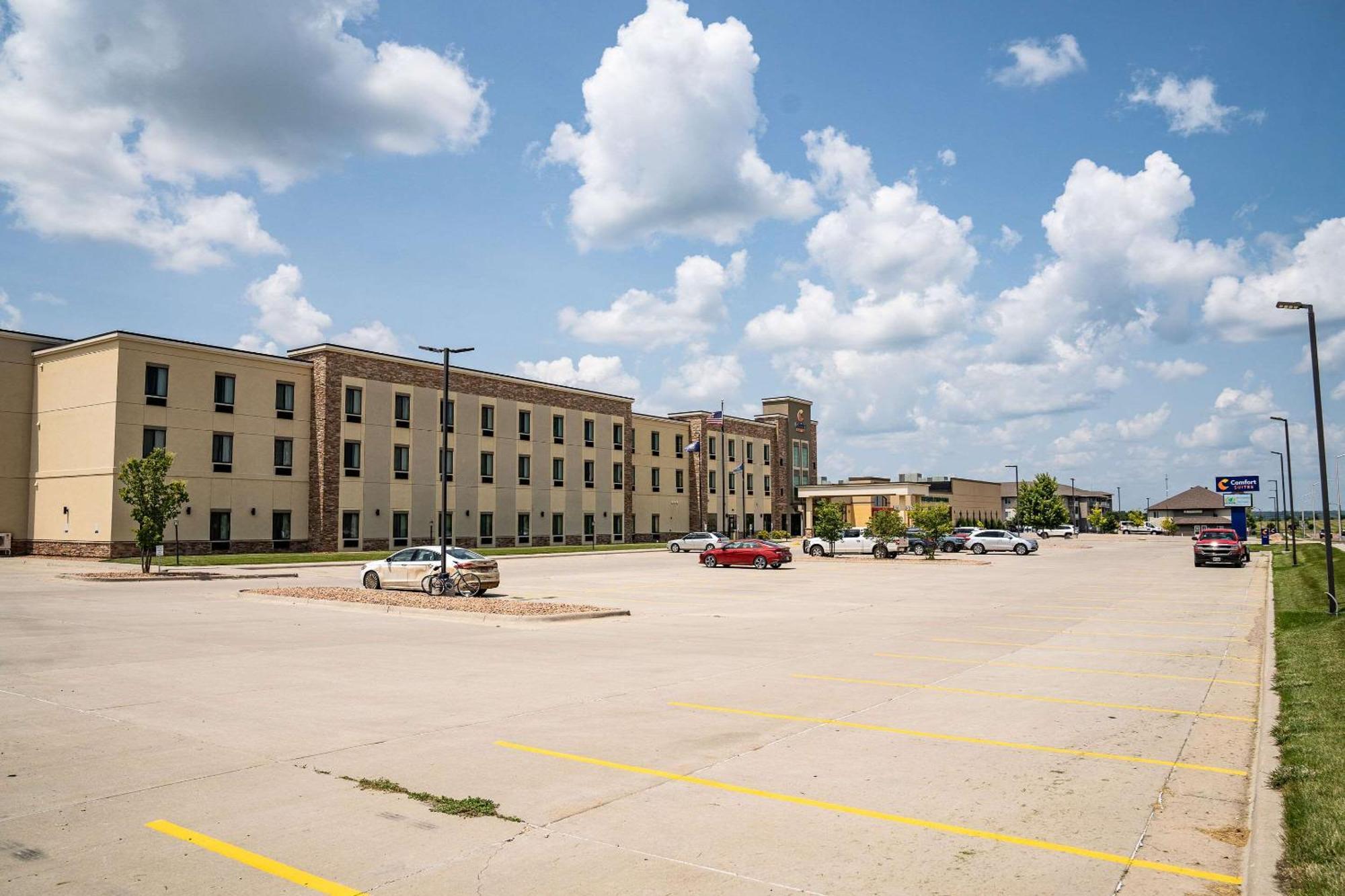 Comfort Suites University Brookings Exteriér fotografie