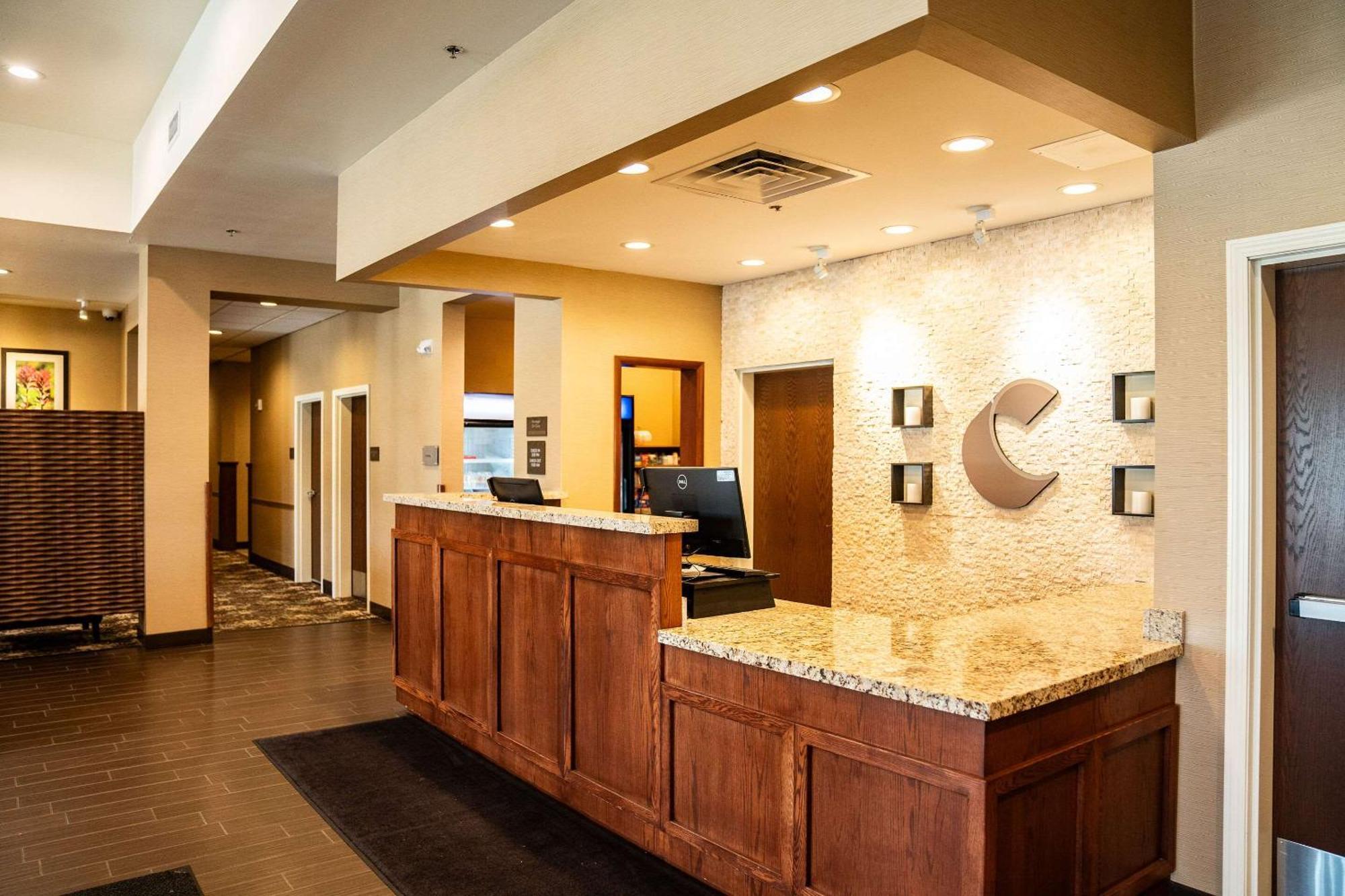 Comfort Suites University Brookings Exteriér fotografie