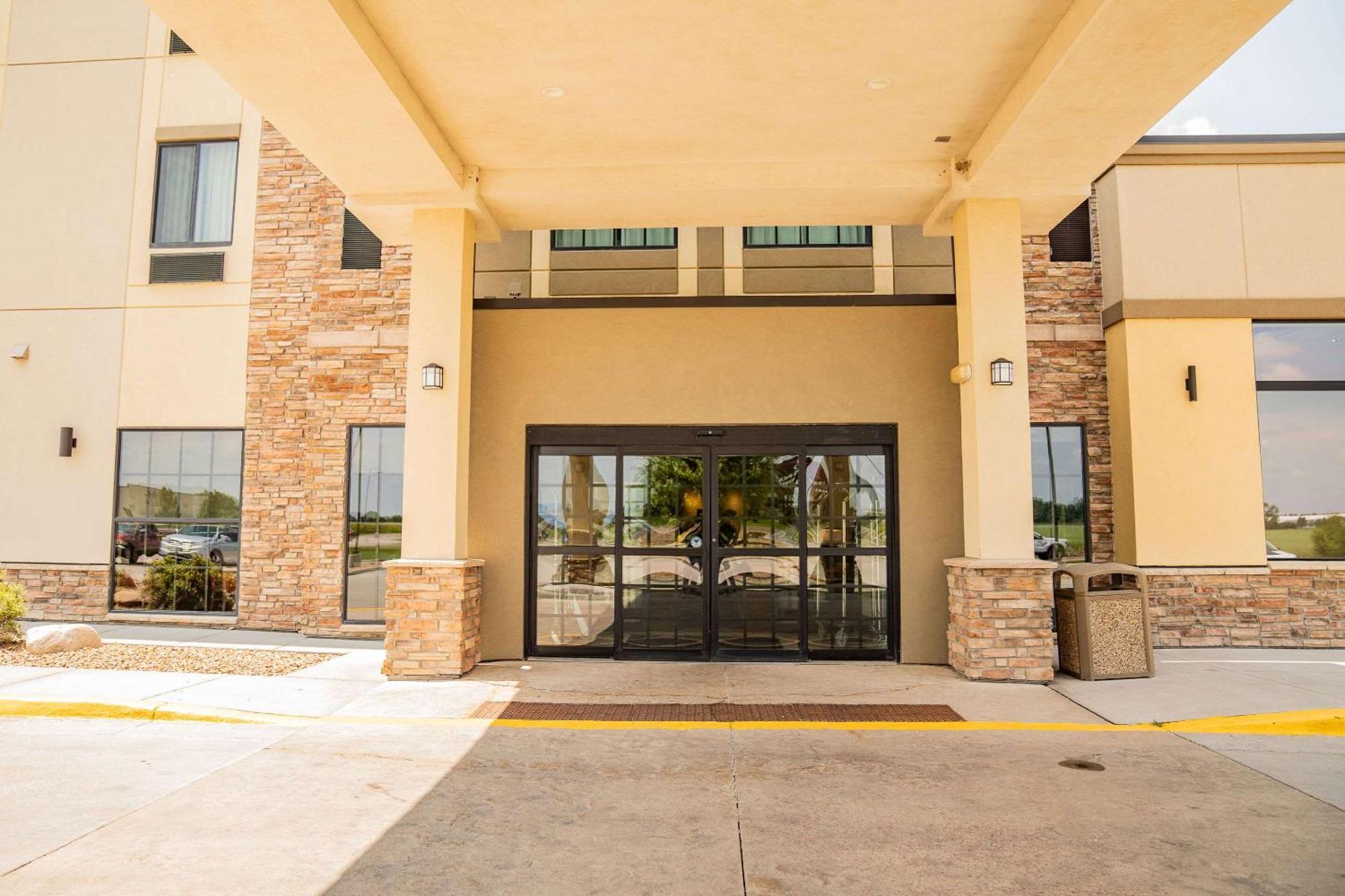 Comfort Suites University Brookings Exteriér fotografie